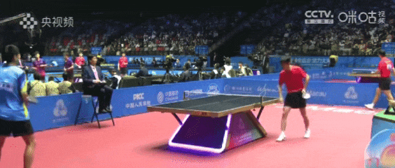 为什么乒乓球运动员常摸球台？基于汗水管理、