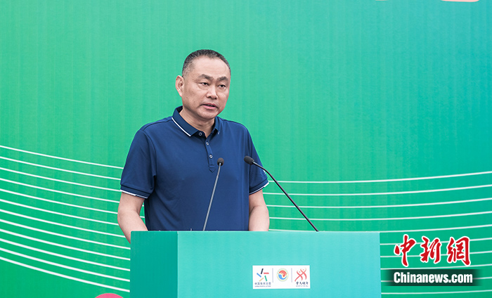 洛阳千名健身气功爱好者在上阳宫广场汇演，感