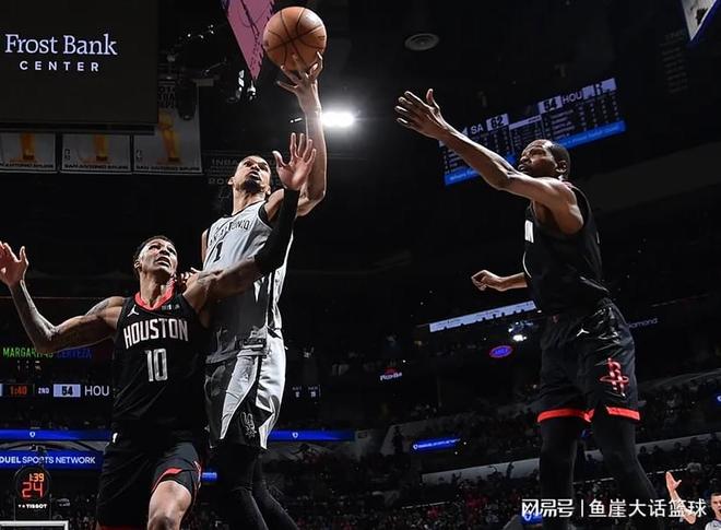 NBA常规赛多场对决结果揭晓 凯尔特人连胜稳居东