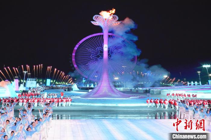 哈尔滨亚冬会点燃冰雪旅游热潮 激活热动能释放