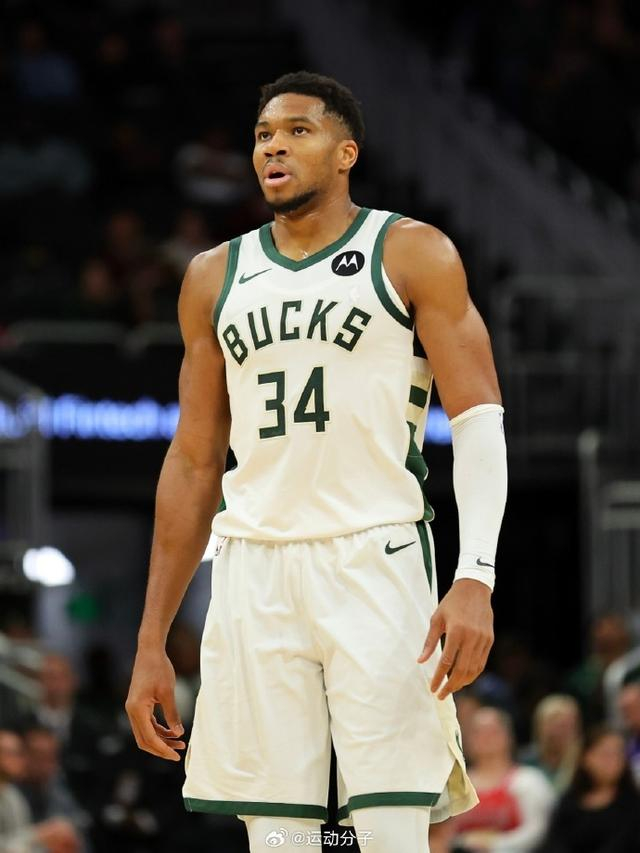 字母哥连续7年最佳一阵纪录中断 5412万年薪难挽