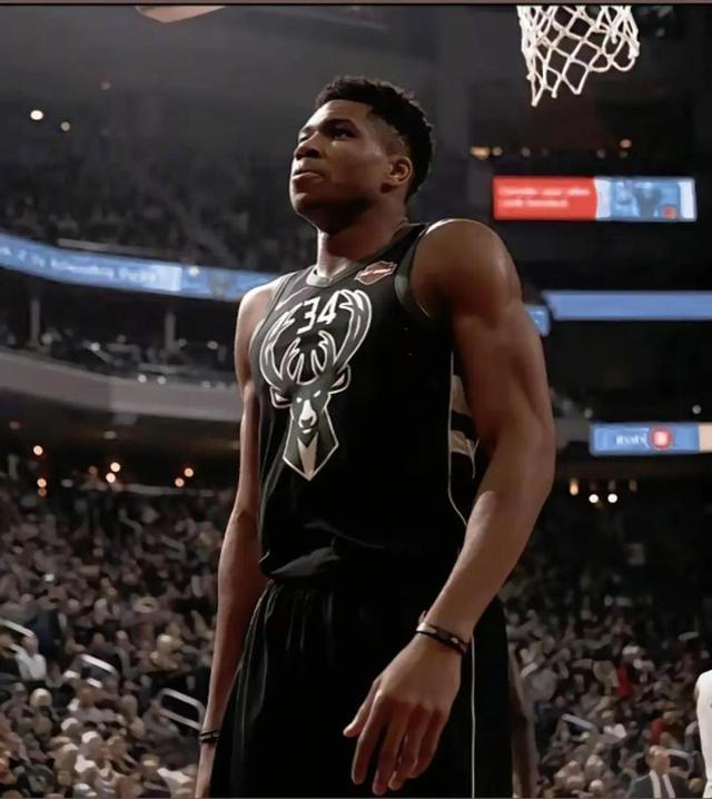 字母哥连续7年最佳一阵纪录中断 5412万年薪难挽