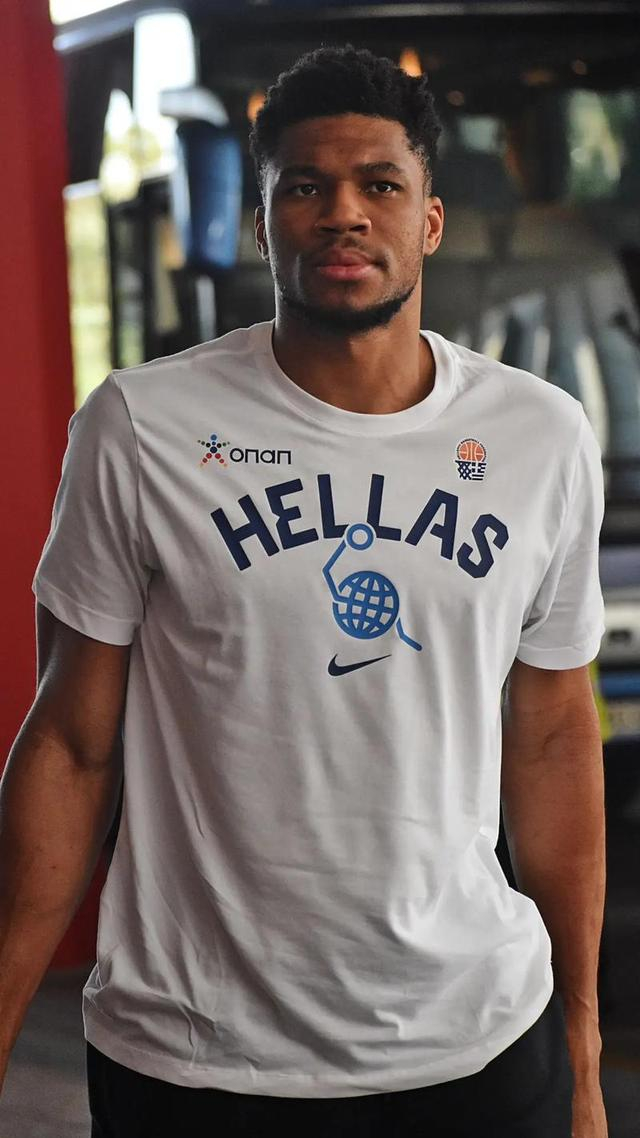 字母哥连续7年最佳一阵纪录中断 5412万年薪难挽