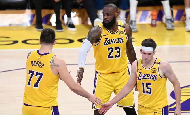 东契奇重伤缺席季后赛 湖人争冠前景蒙阴