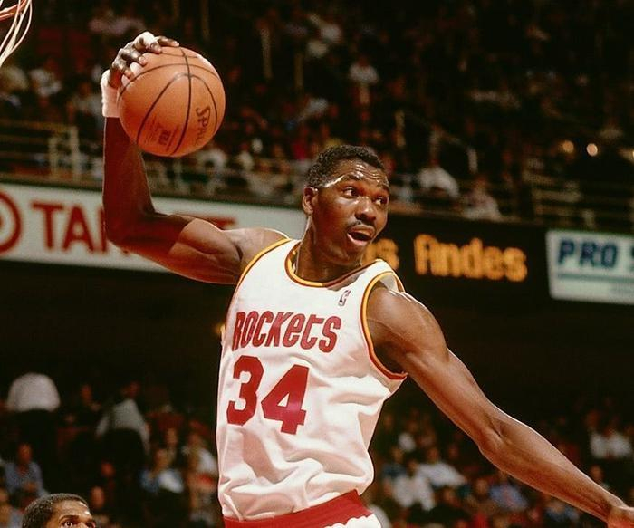 勒布朗·詹姆斯职业生涯36次入选奖项投票登顶历